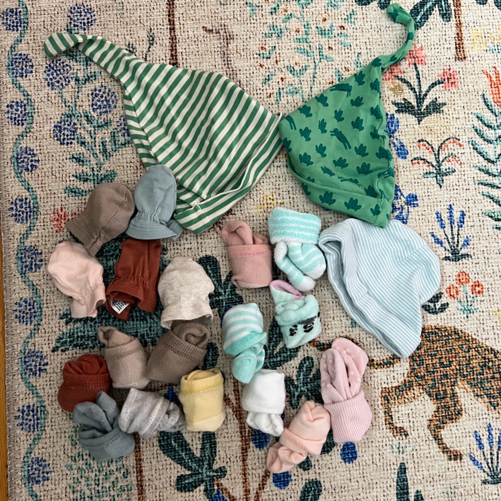 Newborn Mittens/Socks/Hats